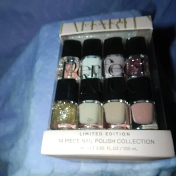 Tahari Perfect Nude 14 Pc Nail Polish Limited addition Collection set🆕🏃🏻💨⚡🚚 - Picture 2 of 16